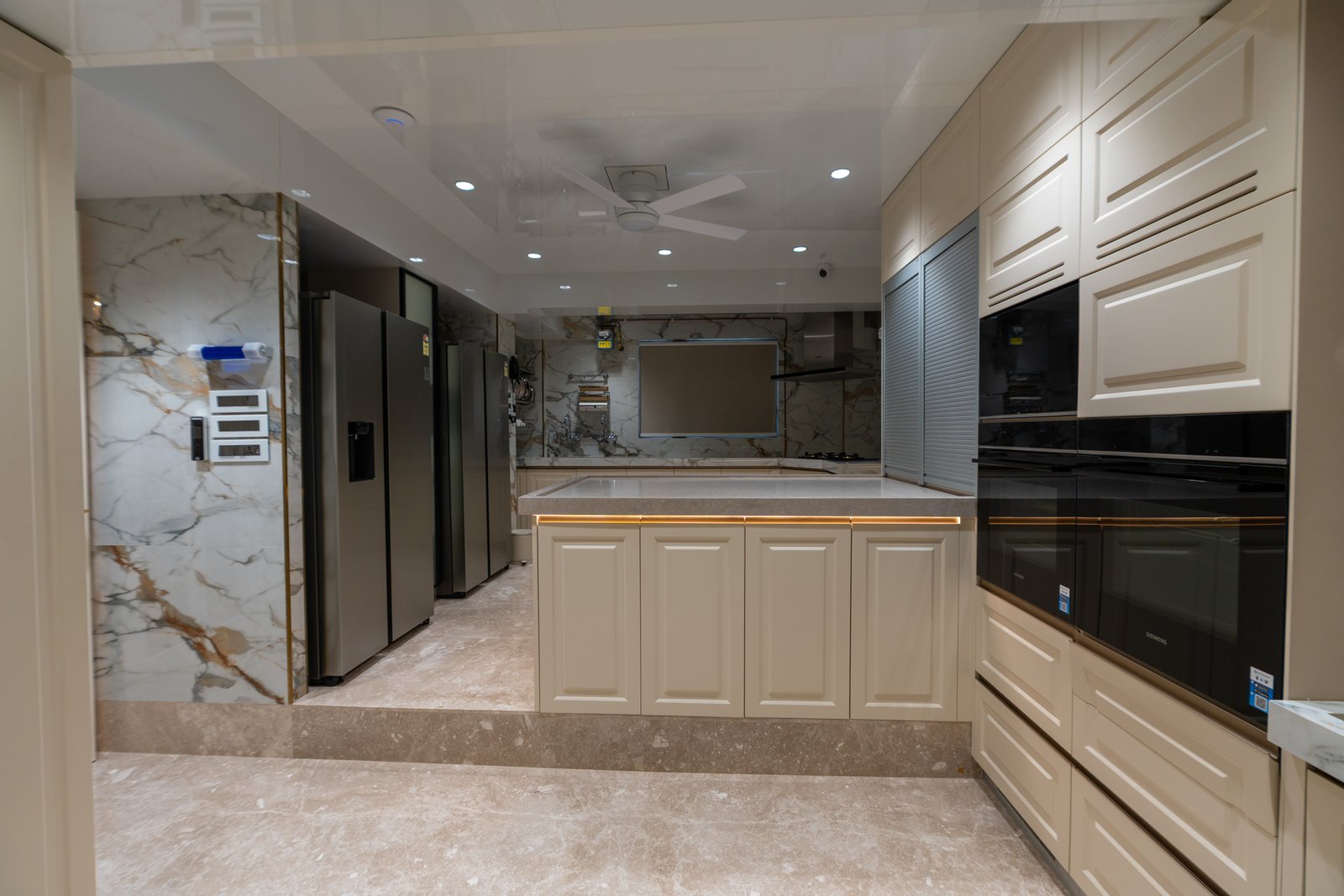 Real Estate - BIZ02390